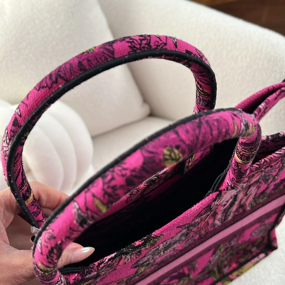 ⭐️RARE⭐️Christian Dior Large Book Tote Embroidered Fuschia Ltd. Edition FULL SET - Picture 10 of 17